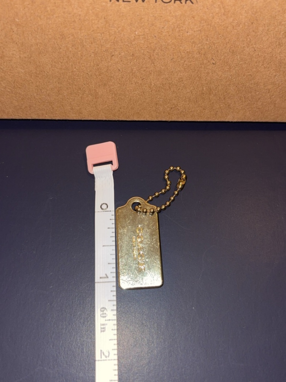 Coach mini Gold hang tag - Picture 6 of 8